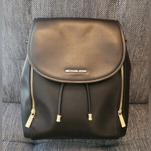 Michael Kors Medium Pheobe Backpack Black/Gold